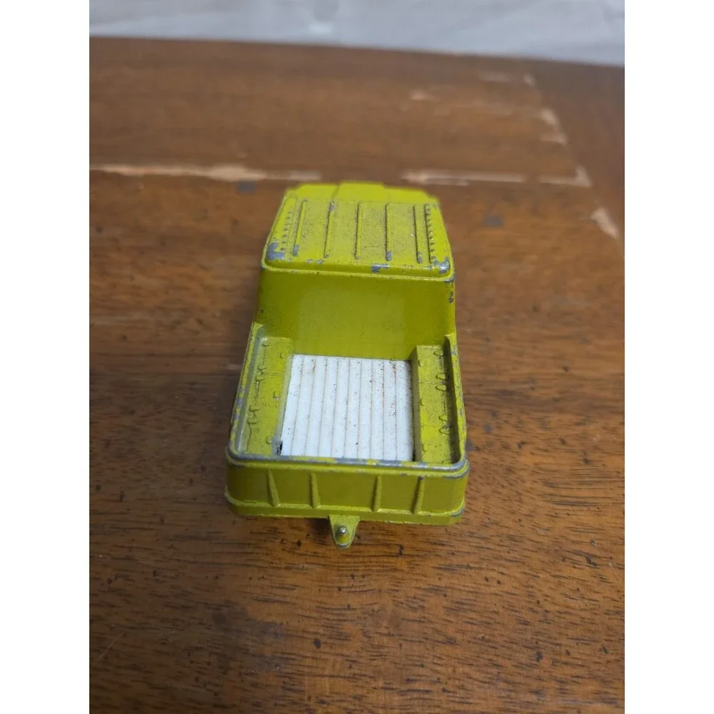 Tootsietoy Jeep Pickup Truck Vintage Lime Green Diecast Car 1960s Vintage